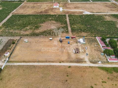 Terreno rústico com casa móvel equipada – habitação imediata