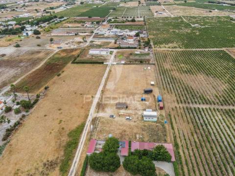 Terreno rústico com casa móvel equipada – habitação imediata
