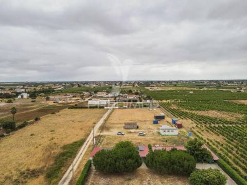 Terreno rústico com casa móvel equipada – habitação imediata