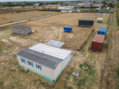 Terreno rústico com casa móvel equipada – habitação imediata