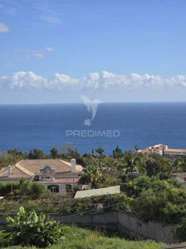 T2 de sonho com jardim privado e vista panorâmica sobre a baía do funchal – miradouro dos barreiros