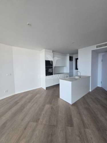 T2 de sonho com jardim privado e vista panorâmica sobre a baía do funchal – miradouro dos barreiros