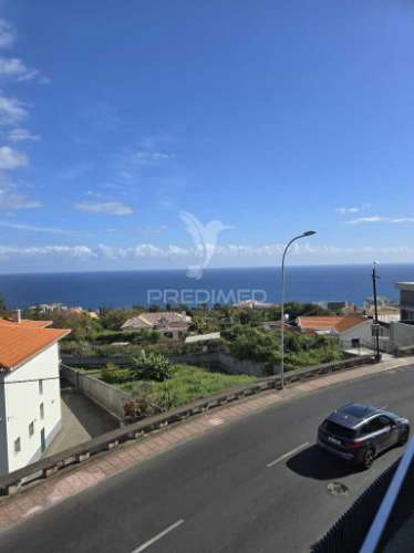 T2 de sonho com jardim privado e vista panorâmica sobre a baía do funchal – miradouro dos barreiros