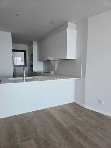 T2 de sonho com jardim privado e vista panorâmica sobre a baía do funchal – miradouro dos barreiros