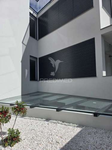 T2 de sonho com jardim privado e vista panorâmica sobre a baía do funchal – miradouro dos barreiros