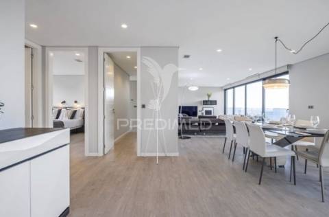 Penthouse t3 com vista mar de cortar a respiração – exclusiva, moderna e pronta a rentabilizar!