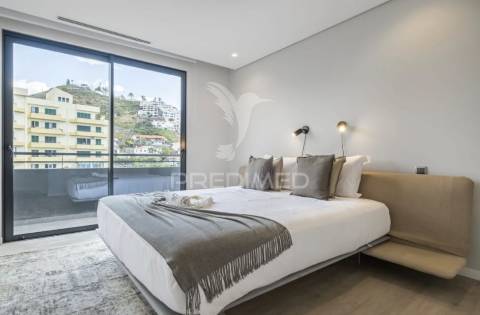 Penthouse t3 com vista mar de cortar a respiração – exclusiva, moderna e pronta a rentabilizar!