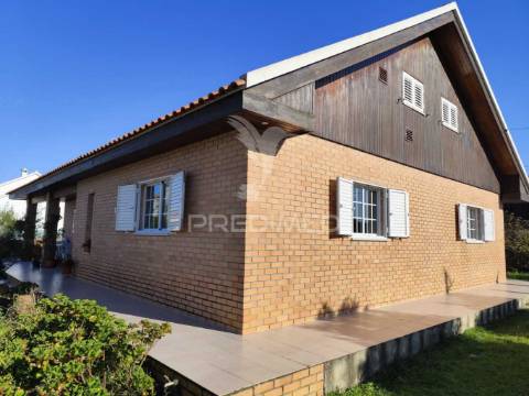 Moradia t3 com terreno de 4.000m² em brejos de azeitão