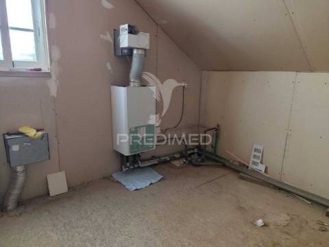 Moradia t3 com terreno de 4.000m² em brejos de azeitão