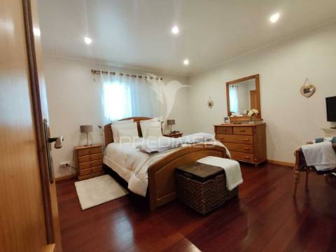 Moradia t3 com terreno de 4.000m² em brejos de azeitão