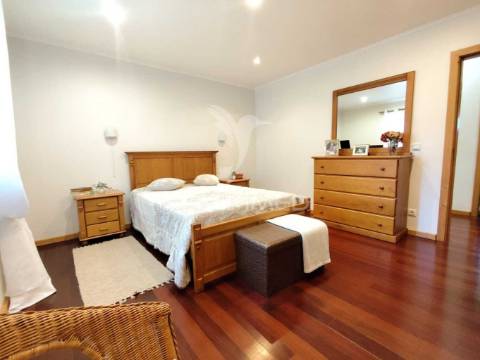 Moradia t3 com terreno de 4.000m² em brejos de azeitão