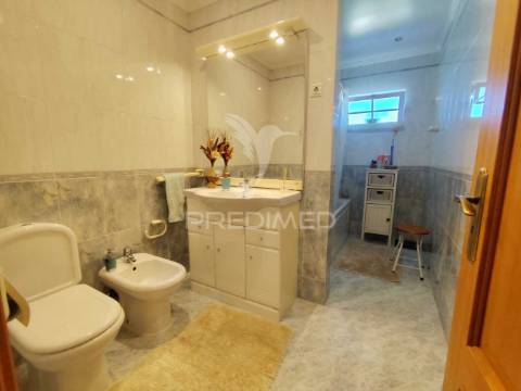 Moradia t3 com terreno de 4.000m² em brejos de azeitão