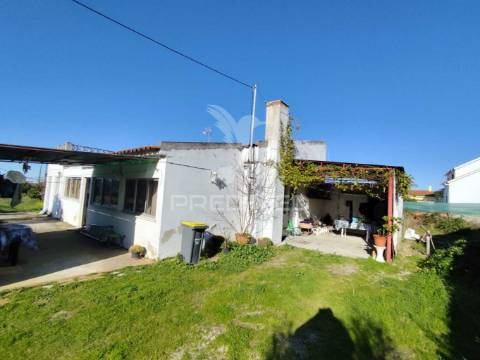 Moradia t3 com terreno de 4.000m² em brejos de azeitão