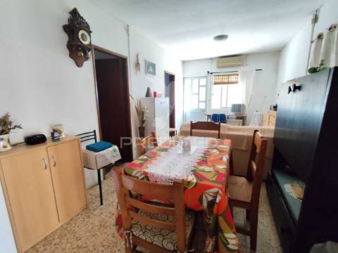 Moradia t3 com terreno de 4.000m² em brejos de azeitão