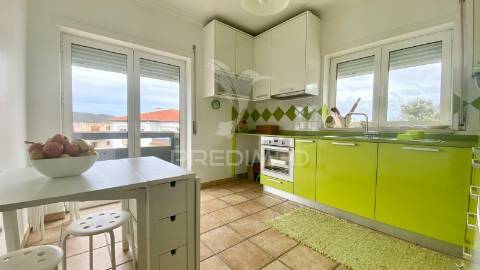 Apartamento t2 , com garagem e piscina em salir do porto