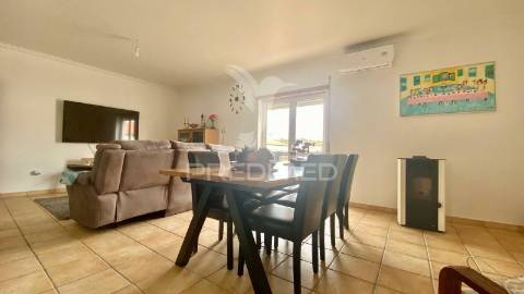 Apartamento t2 , com garagem e piscina em salir do porto