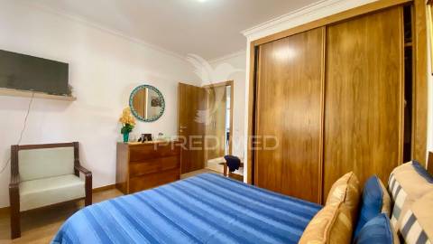 Apartamento t2 , com garagem e piscina em salir do porto