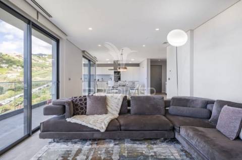 Penthouse t3 com vista mar de luxo – uma joia rara pronta a rentabilizar!