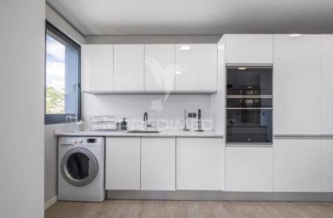 Penthouse t3 com vista mar de luxo – uma joia rara pronta a rentabilizar!