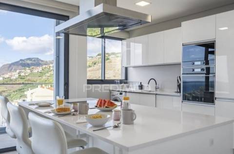 Penthouse t3 com vista mar de luxo – uma joia rara pronta a rentabilizar!