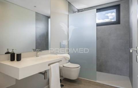 Penthouse t3 com vista mar de luxo – uma joia rara pronta a rentabilizar!