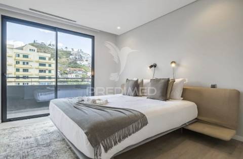 Penthouse t3 com vista mar de luxo – uma joia rara pronta a rentabilizar!