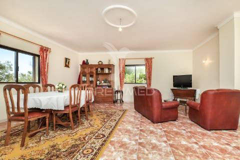 Moradia com terreno (amares)