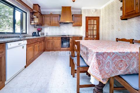 Moradia com terreno (amares)