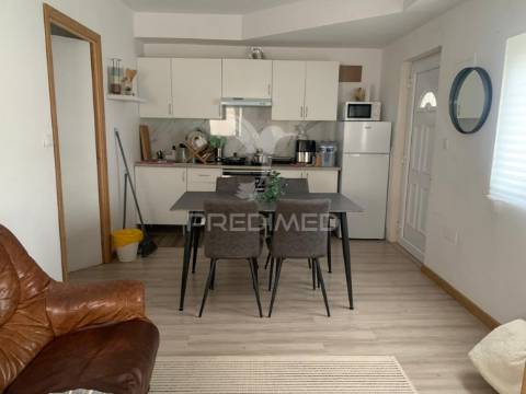 Moradia com 6 apartamentos independentes