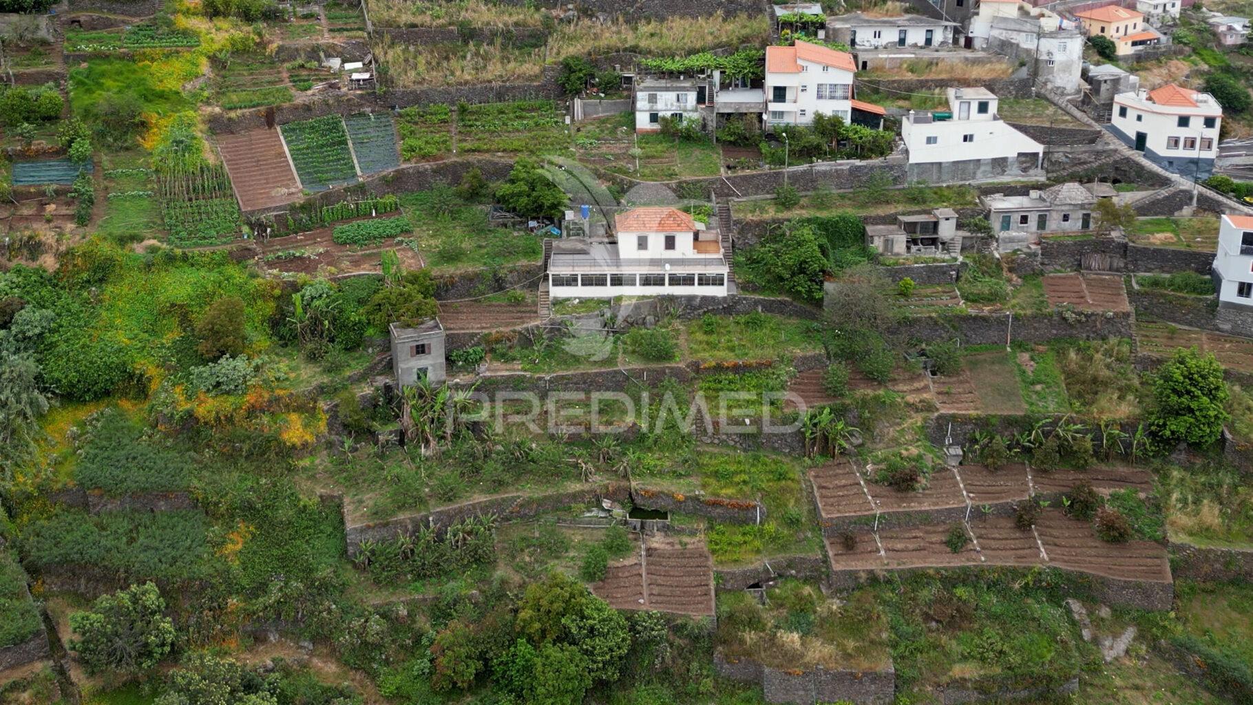 Moradia em câmara de lobos ilha da madeira