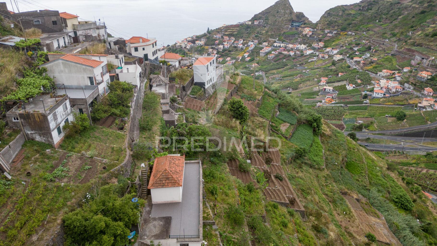 Moradia em câmara de lobos ilha da madeira