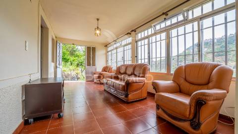 Moradia em câmara de lobos ilha da madeira