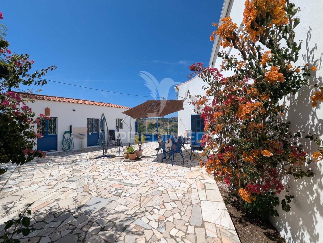 Quinta t5 tradicional em pisa barro de baixo. 2 casas sob 1 telhado + garagem muito grande