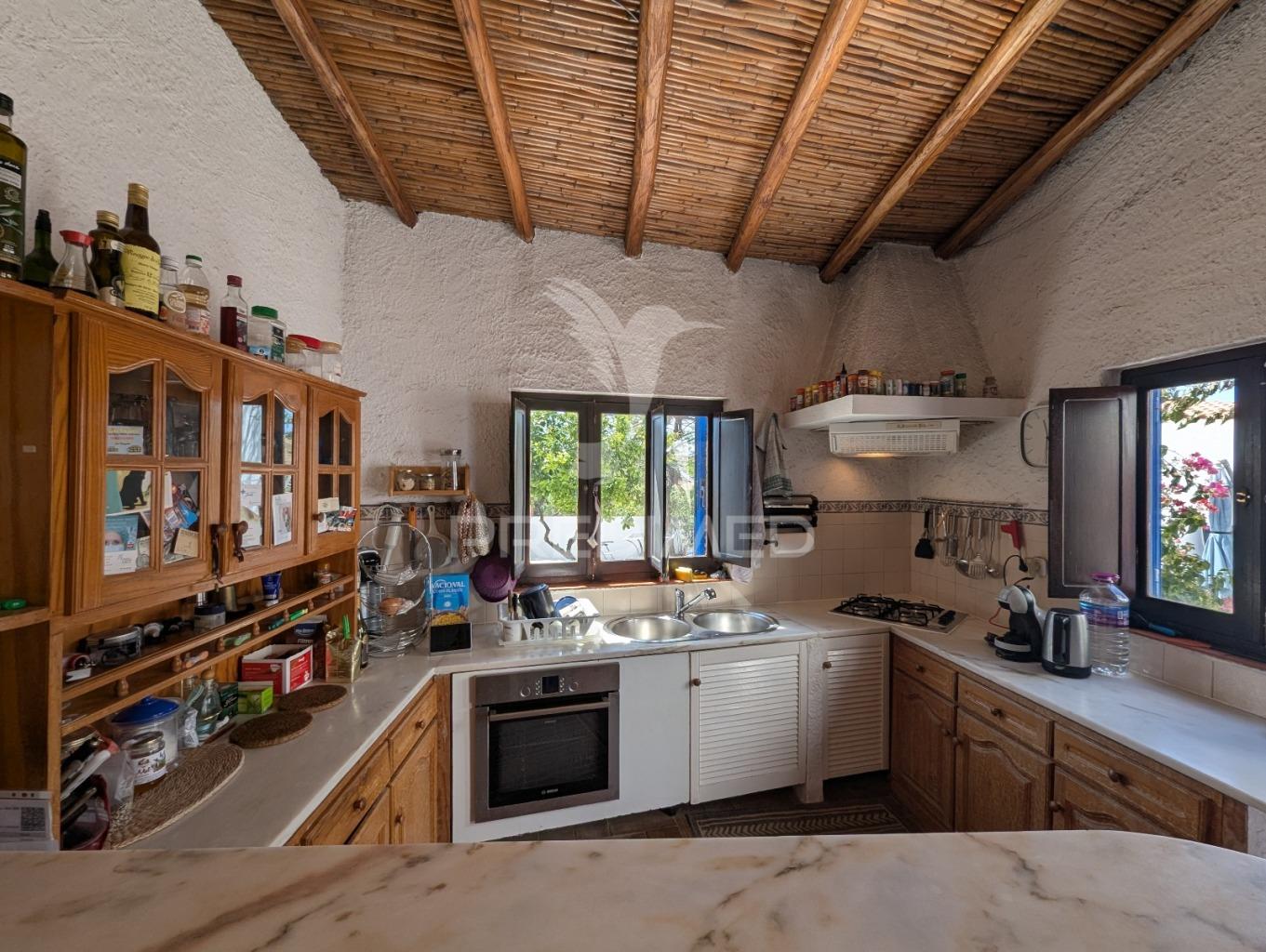 Quinta t5 tradicional em pisa barro de baixo. 2 casas sob 1 telhado + garagem muito grande
