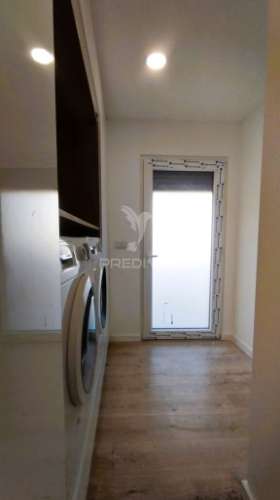 Terraço, suíte, garagem 2 viaturas, closet, piscina 4 x 7.5