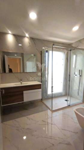 Terraço, suíte, garagem 2 viaturas, closet, piscina 4 x 7.5