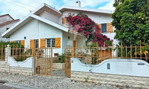 Moradia com piscina em santarém