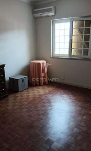 Moradia com piscina em santarém