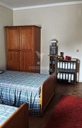 Moradia com piscina em santarém