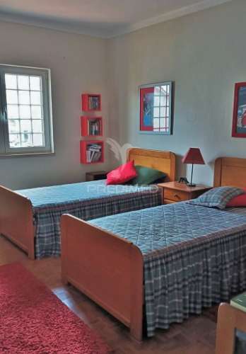 Moradia com piscina em santarém