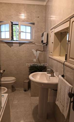 Moradia com piscina em santarém