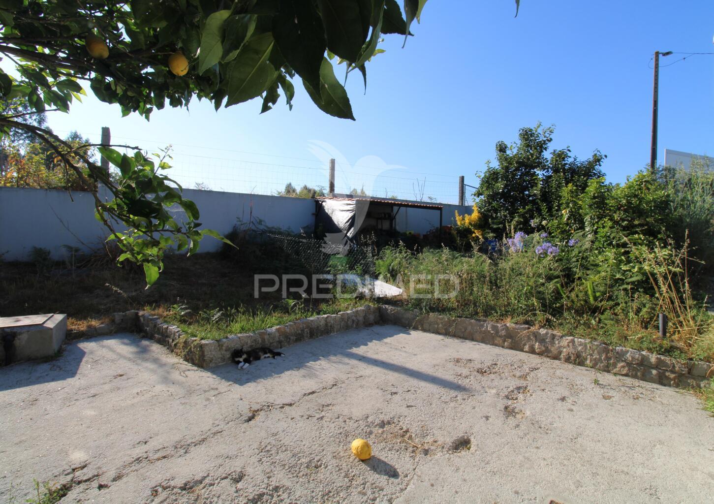 Andar moradia t2, varanda, box e jardim privado em guilhabreu