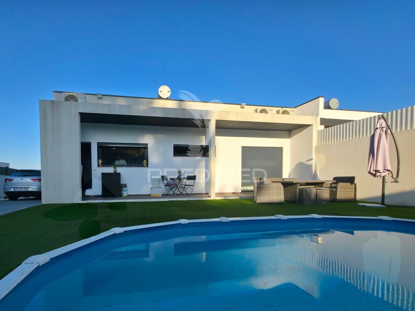 Moradia t2 com piscina