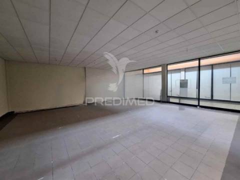 Loja albergaria a velha