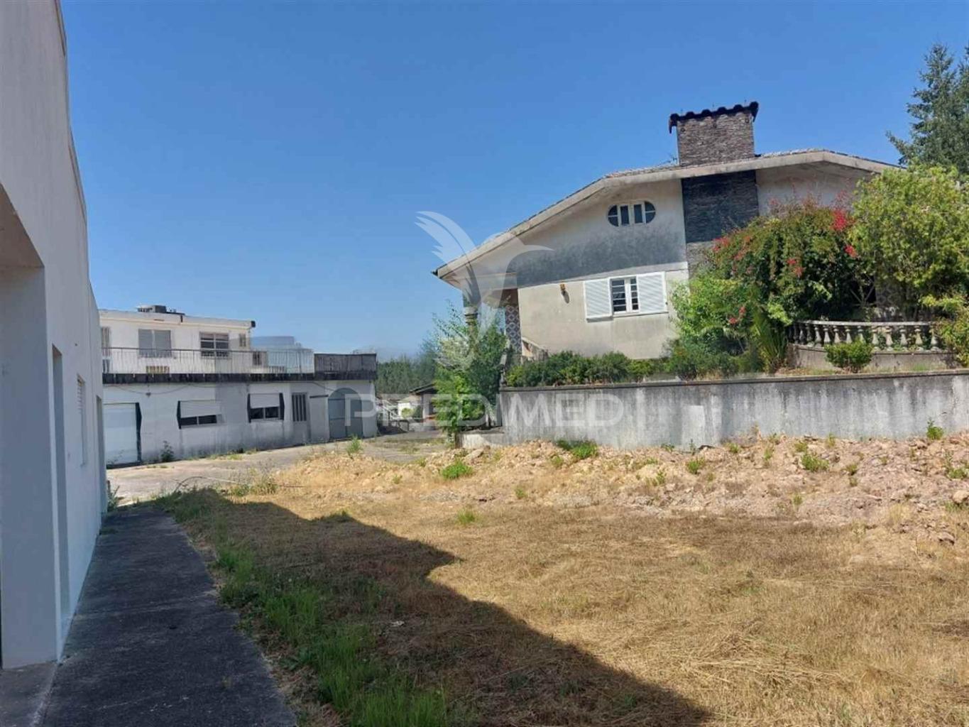 Moradia t4 com anexos e armazém | vila maior, canedo