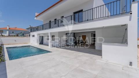 Moradia moderna t3+1 a 50 metros da praia, com vista para o oceano atlântico