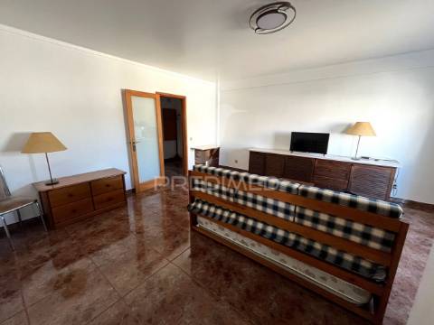 Apartamento t3 em bairro familiar de sines