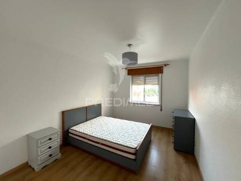 Apartamento t3 em bairro familiar de sines