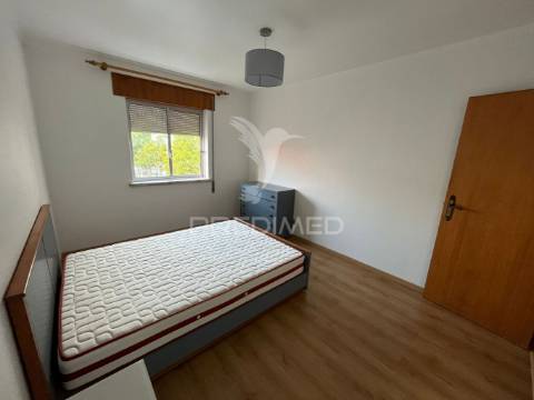 Apartamento t3 em bairro familiar de sines