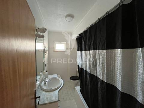 Apartamento t3 em bairro familiar de sines